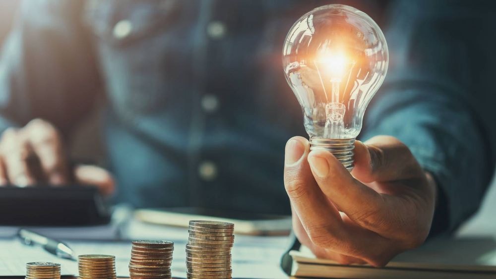 Électricité : pourquoi la baisse des prix sur le marché de gros ne se voit pas sur vos factures