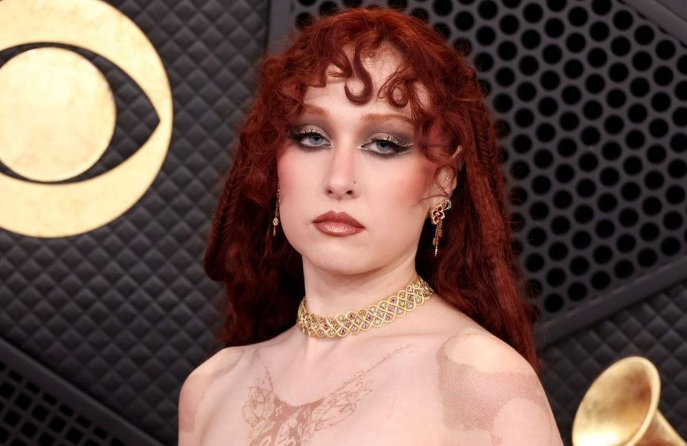 Chappell Roan aux Grammys : le secret (moins douloureux qu’il n’y paraît) derrière son look « seins nus »