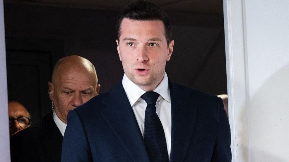 "C’est du sérieux" : Jordan Bardella et Maria Carolina officialisent enfin à Monaco, ces photos disent tout
