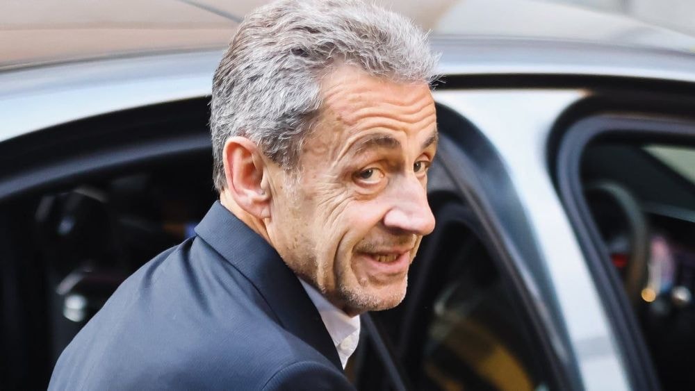 Line Renaud (96 ans) ne mâche pas ses mots sur Nicolas Sarkozy : "Pas sympathique"