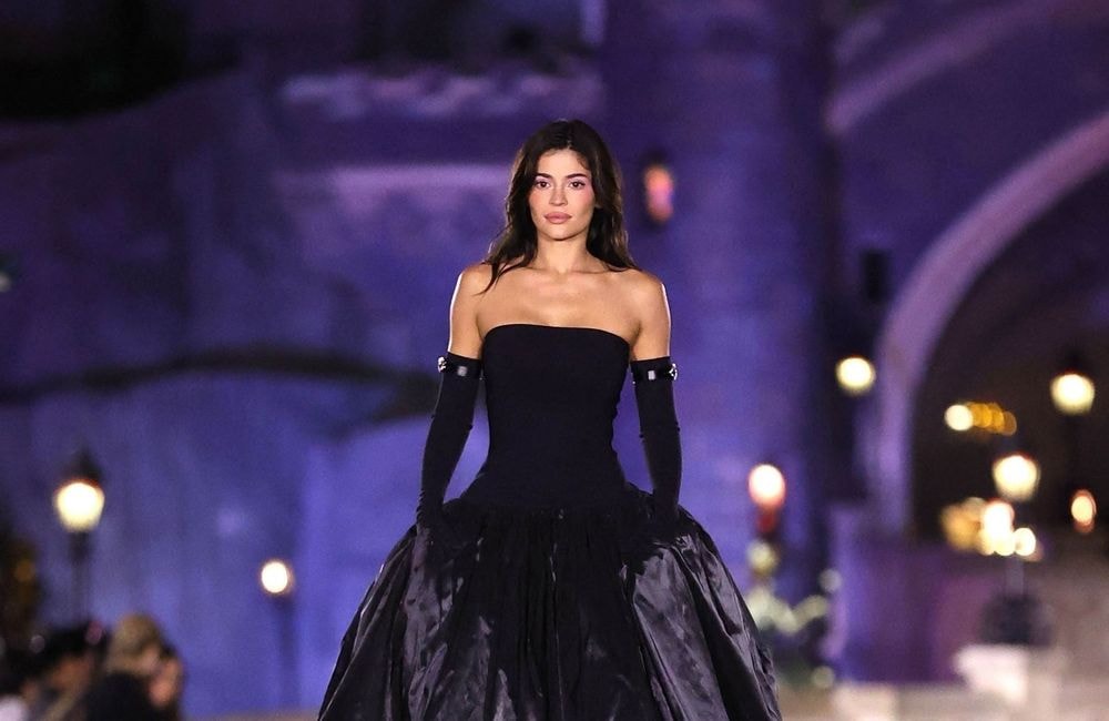 Kylie Jenner clôt le défilé Coperni à Disneyland Paris