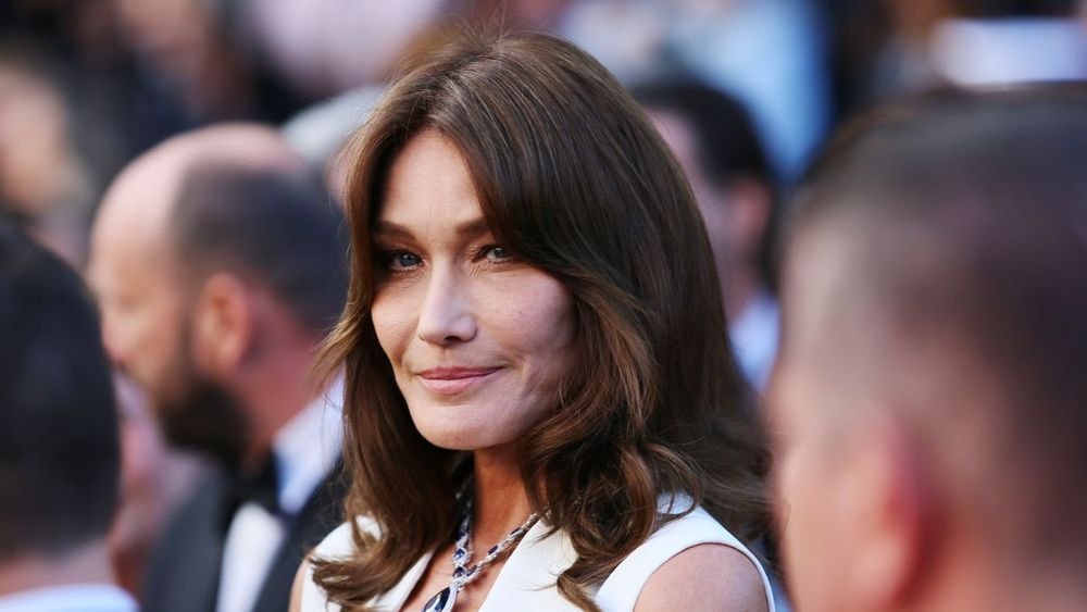 Carla Bruni : elle se bat toujours contre le cancer, « je ne suis pas… »