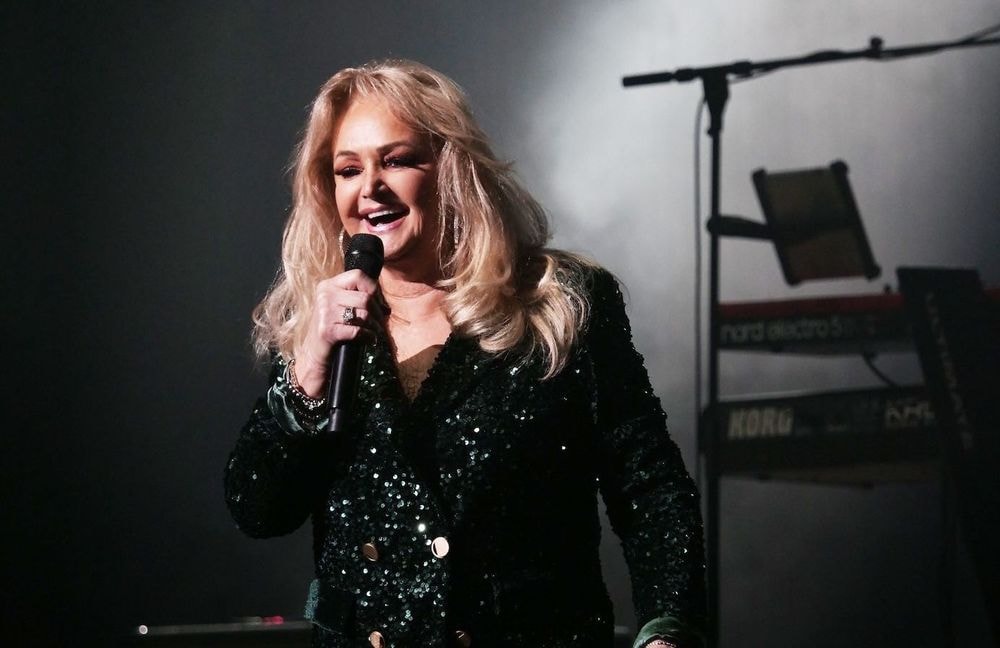 Mort de Bonnie Tyler : l’actrice Catherine Zeta-Jones lui rend un bouleversant hommage