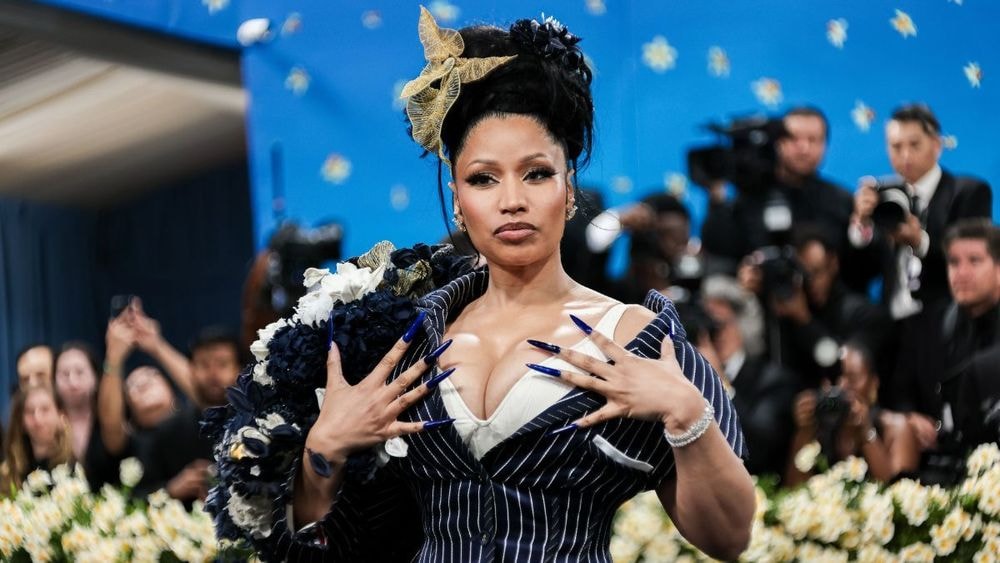 Afro-caribéenne, Nicki Minaj défend que "les femmes noires devraient arrêter de harceler les femmes blanches"