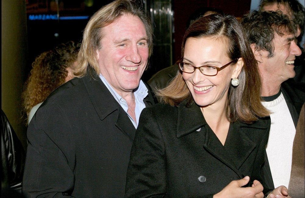 Carole Bouquet s’exprime sur les accusations de viols visant Gérard Depardieu
