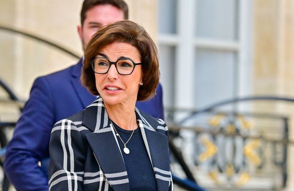 Rachida Dati annonce un braquage au Louvre, le musée fermé