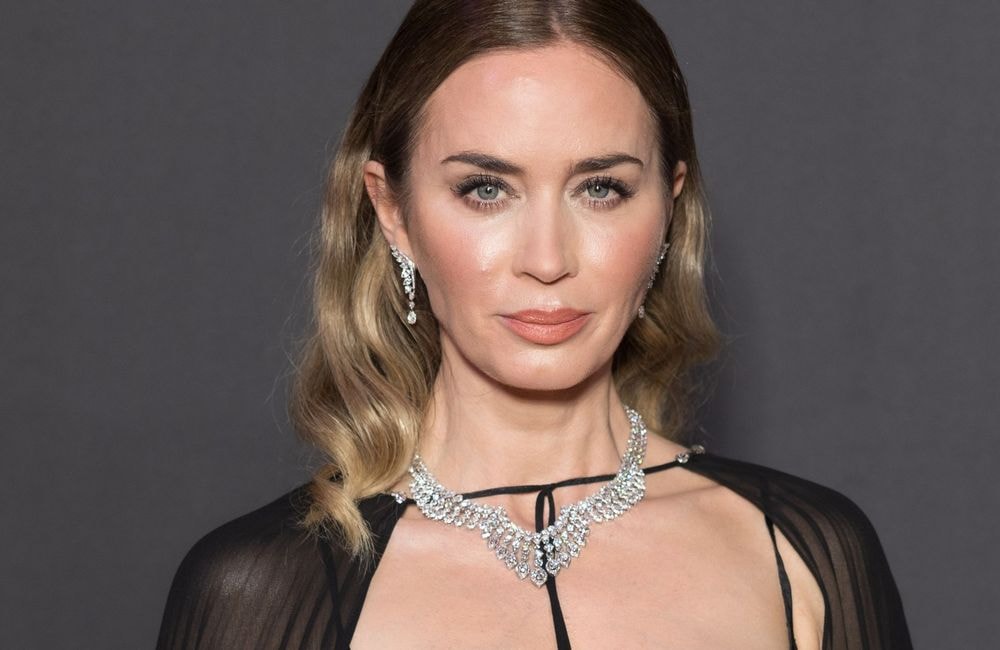 Mostra de Venise : Emily Blunt adopte la coloration « cinnamon spice », la nuance parfaite pour l’automne