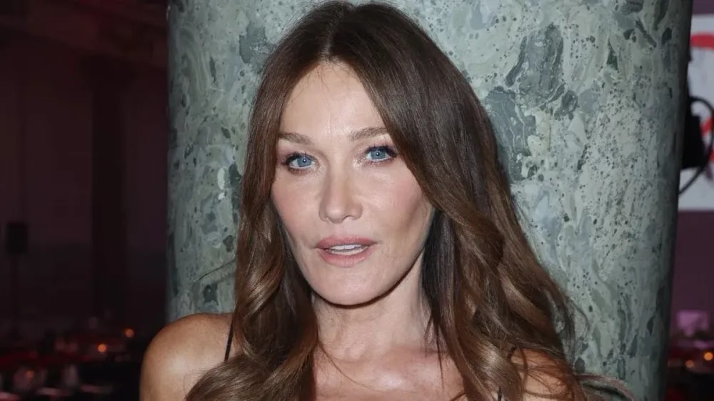 Mariée à Nicolas Sarkozy, Carla Bruni révèle son attirance pour les femmes : “Quel coming-out ! ”