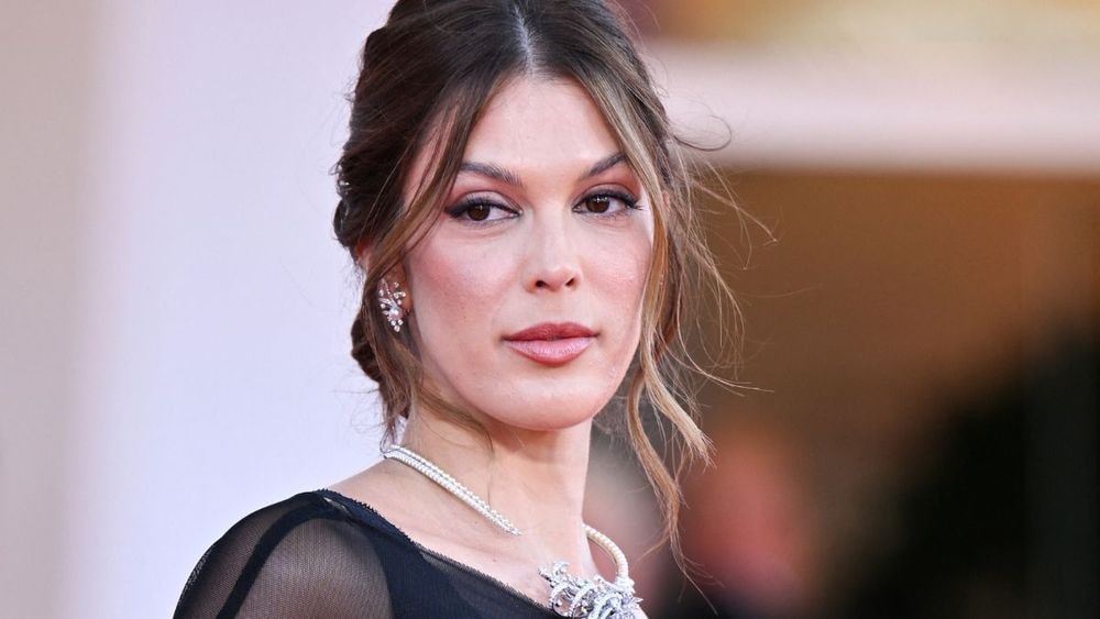 Lasse de son physique, Iris Mittenaere opère "le changement le plus dingue", sa transformation est spectaculaire