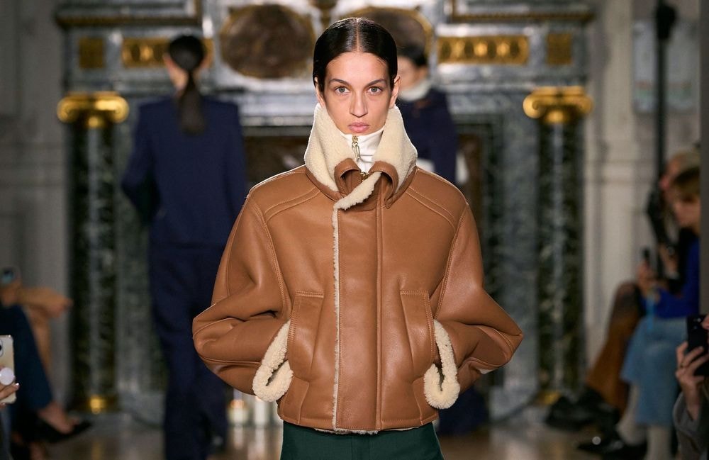 Cette veste intemporelle sera la plus prisée de l'automne 2024