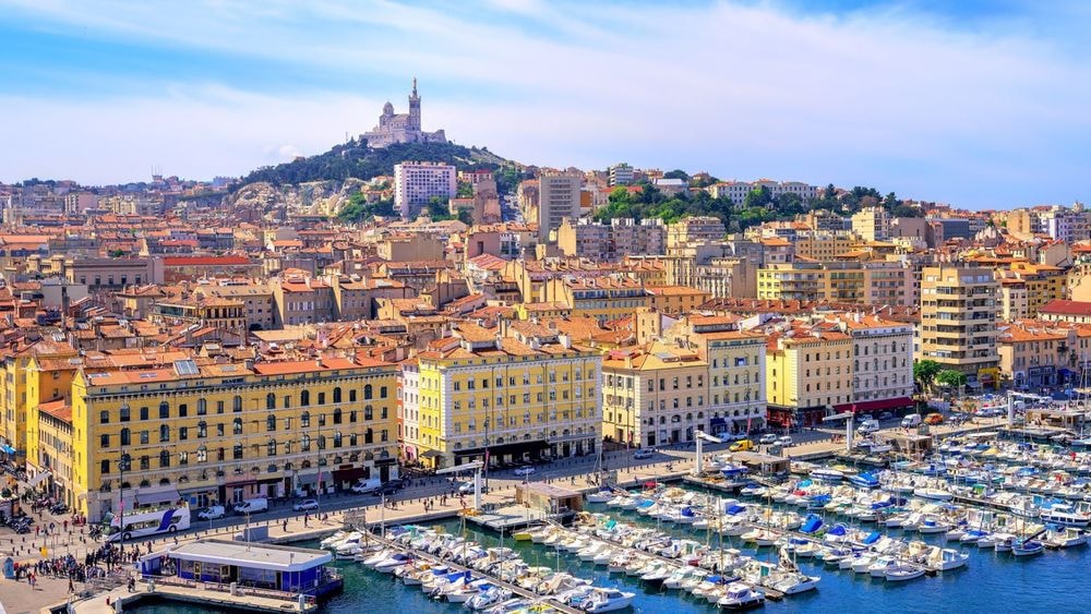 Marseille : après le vol de sa montre, il se venge en écrasant les coupables avec sa BMW !