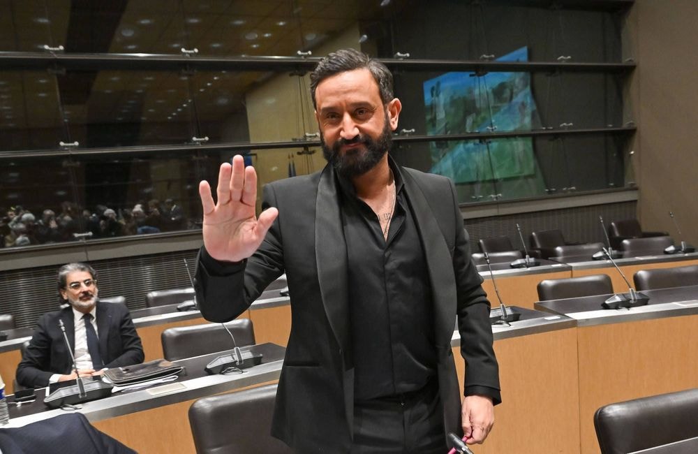 C8 défie l'Arcom : Cyril Hanouna revient en force malgré les sanctions