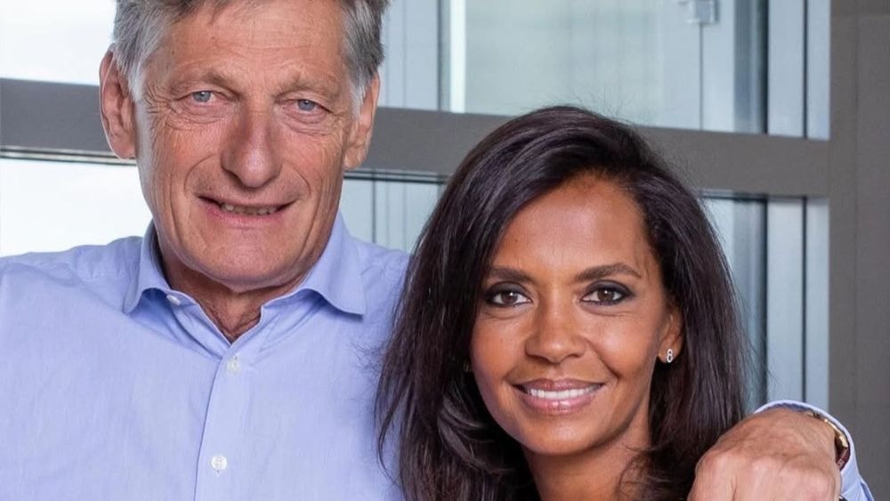 Karine Le Marchand : toujours sur M6, elle revient sur ses propos et réagit aux excuses de Cyril Hanouna