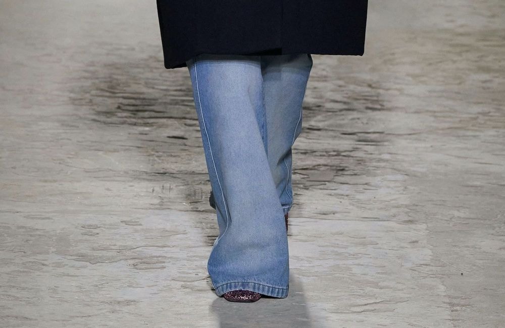 Jean baggy/bootcut : la fusion de deux hits que l’on verra partout cette année