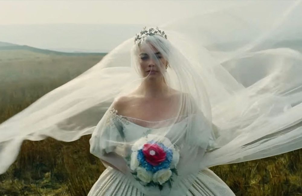 Pourquoi tout le monde parle de la robe de mariée de Margot Robbie dans « Hurlevent » ?