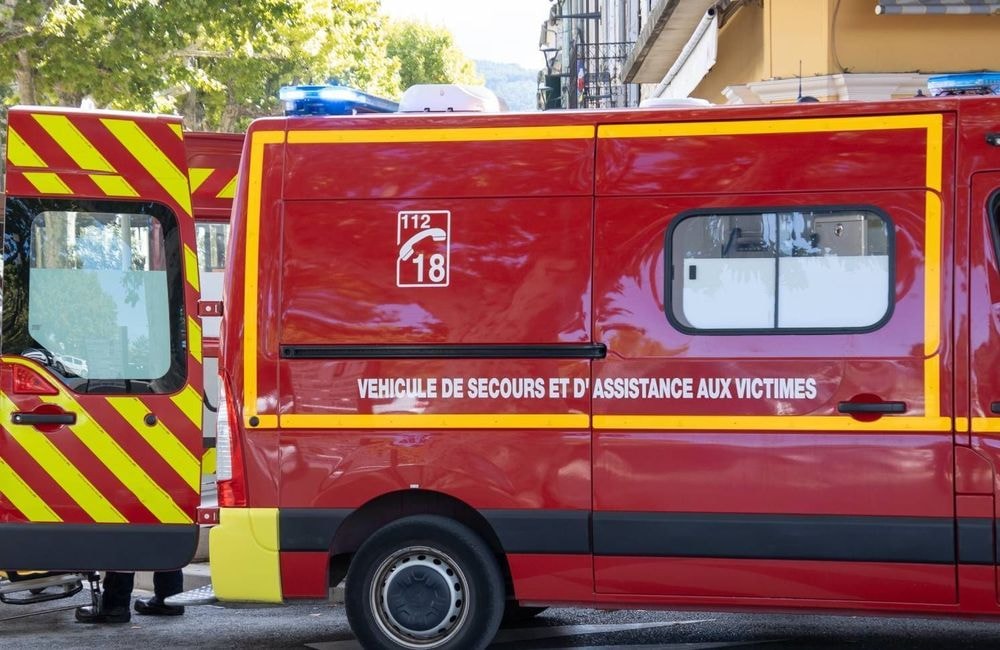 « Il va falloir voir un psychiatre » : battue par son compagnon, une femme meurt après avoir tenté de joindre neuf fois les secours