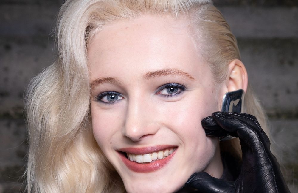 Dents blanches : qu’est-ce que l’oil pulling, cette tendance TikTok qui alertent les dentistes ?