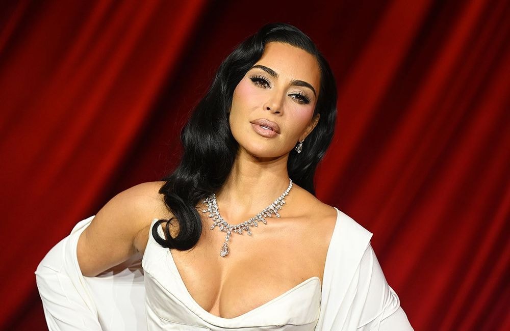 Flipped bob : la nouvelle coiffure vintage de Kim Kardashian