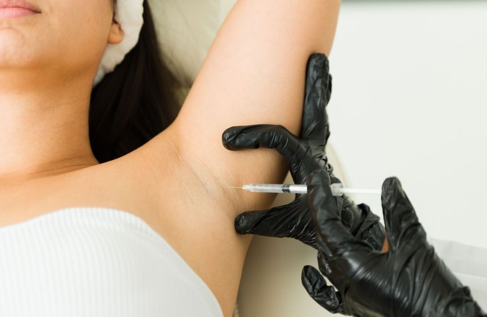 Canicule : cette technique simple de médecine esthétique qui permet d'en finir avec la transpiration