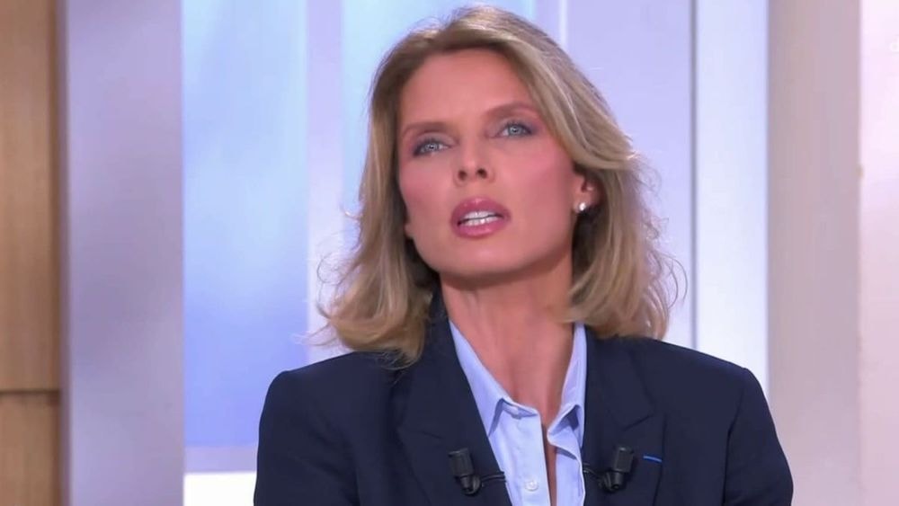 Sylvie Tellier en froid avec Geneviève de Fontenay, à cause de Valérie Bègue ? « Au point de s’en prendre à moi…