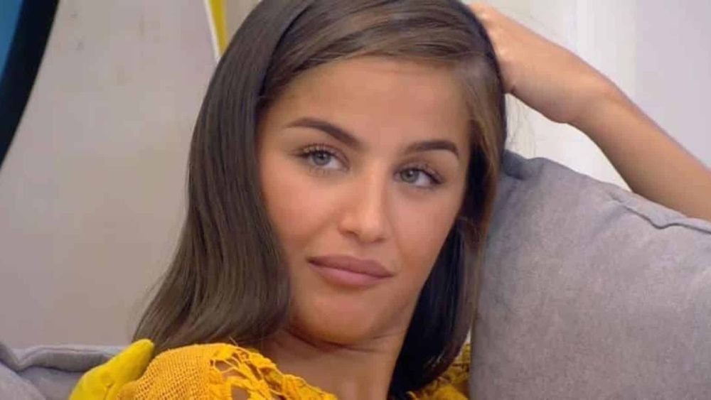 "Mon petit frère est dans le coma" : Kamila face à un terrible drame, son frère est entre la vie et la mort !