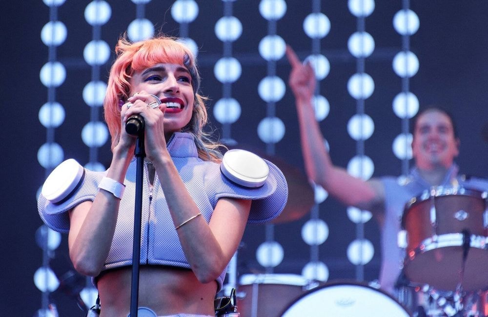Flore Benguigui, ex-chanteuse de L'Impératrice, révèle avoir perdu sa voix après des années d’emprise