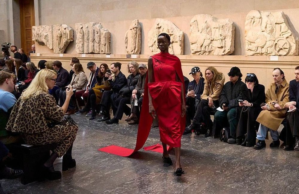Le défilé de la discorde : pourquoi le show Erdem a fâché la Grèce ?
