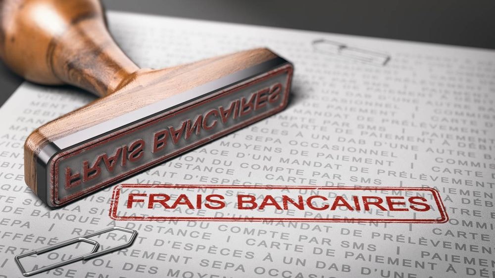 Carte bancaire, retrait d'espèces... Voici les 8 services de votre banque dont le tarif grimpe