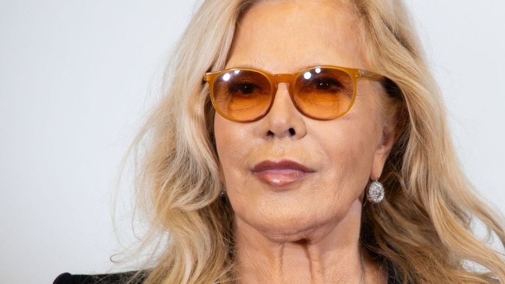 Sylvie Vartan cash sur son mariage avec Johnny Hallyday : “C’était chaotique…”