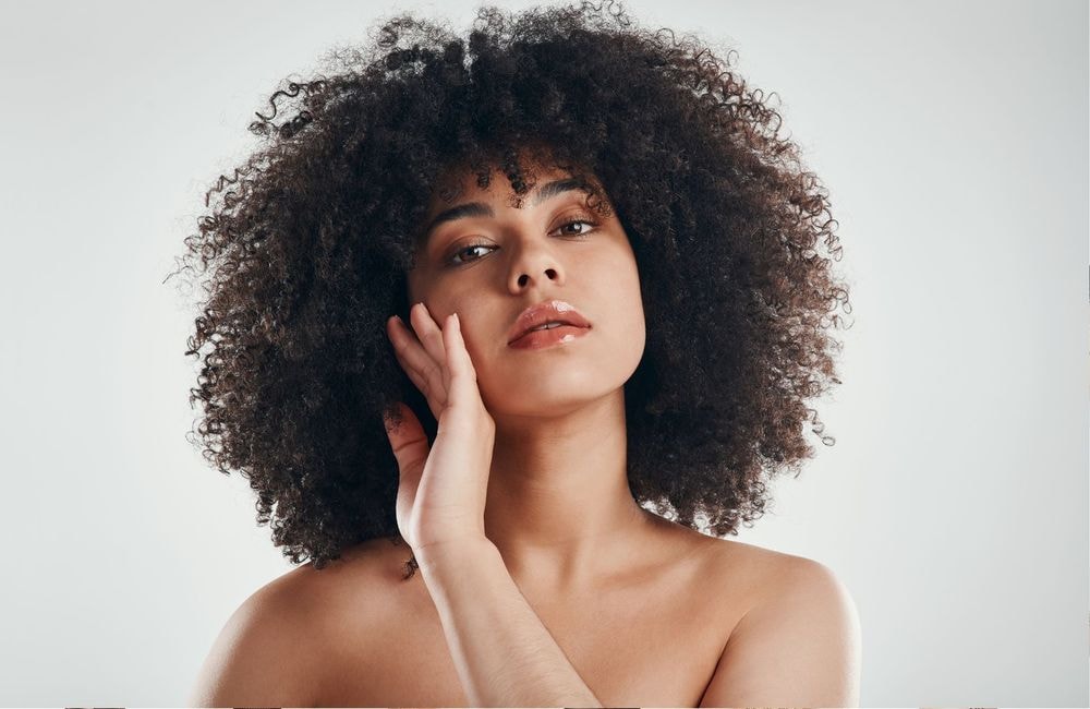 Massage, SPF, sommeil… Ces 8 habitudes repulpent la peau sans injections