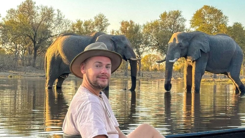 Jeremstar : accusé de tourner en dérision la culture africaine, il se défend avec brio