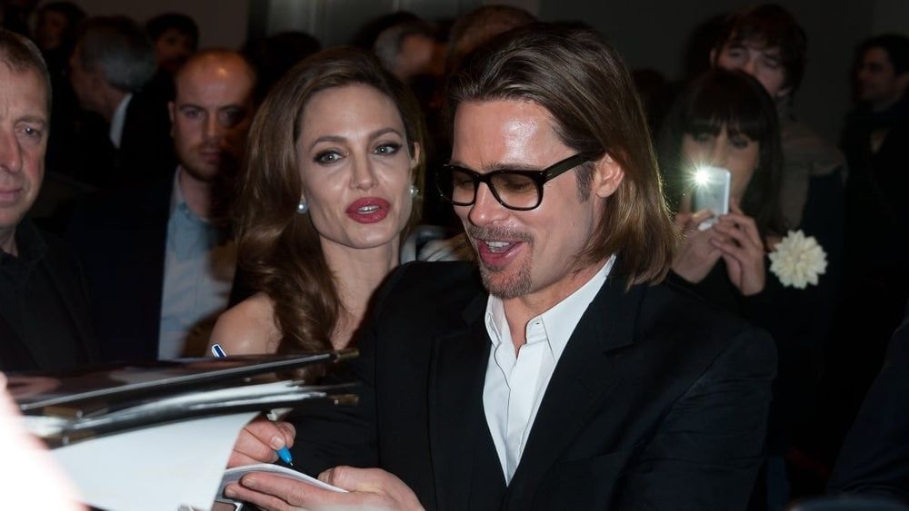 "Réduite au silence sur son agression" : Brad Pitt vs Angelina Jolie, la guerre de Miraval reprend