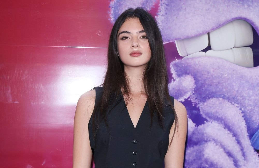 Deva Cassel : la fille de Monica Bellucci sublime le pantalon taille basse à Rome