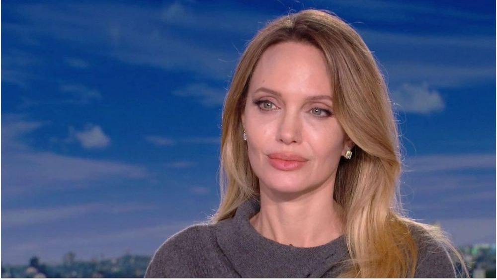 "Mes cicatrices sont un choix" : Angelina Jolie cash sur l’impact de sa mastectomie