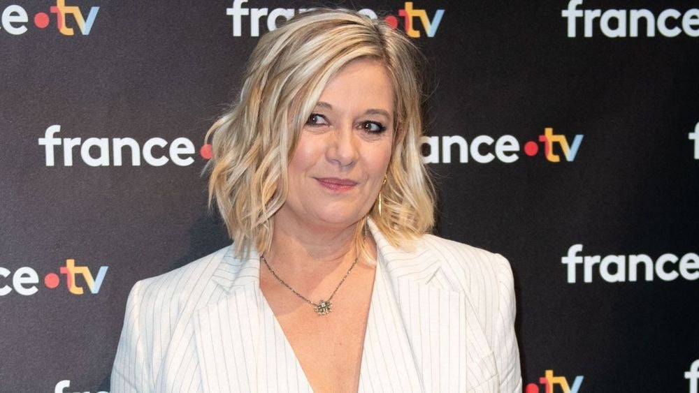"Exposée, surmédiatisée, emprisonnée" : Flavie Flament brise le silence sur ses débuts à la télé