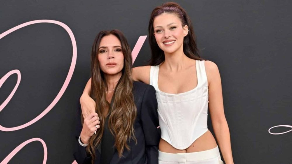 Guerre chez les Beckham : nouveaux détails concernant la brouille entre Victoria et Nicola Peltz et de la fameuse robe de mariée !