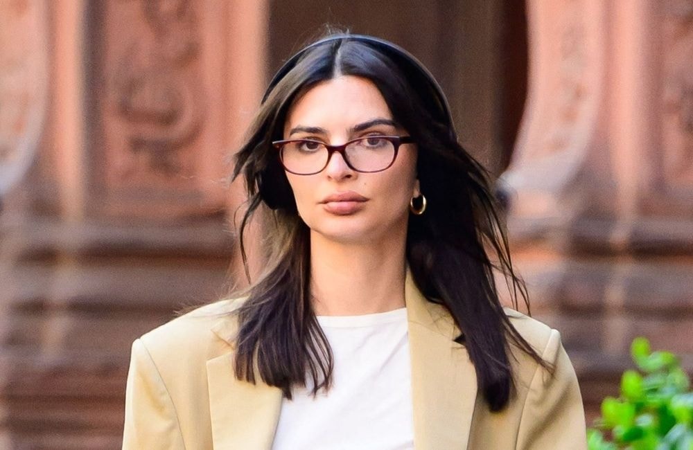 Divorcée, Emily Ratajkowski exhibe fièrement sa bague de fiançailles recyclée