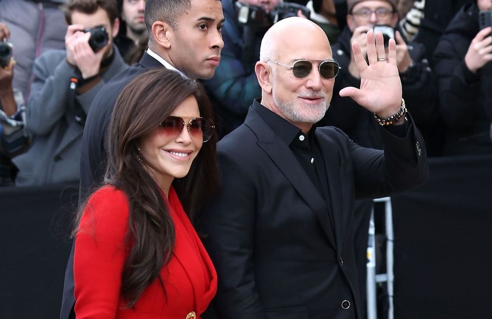 ELLE Debriefe – Semaine de la couture, Jour 1 : Les Bezos, les nouveaux puissants de la mode ?