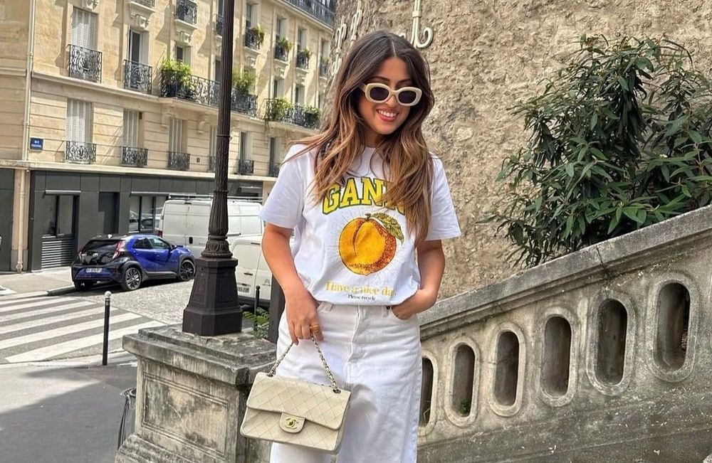 Le t-shirt vintage est le nouveau crop top : voici comment le porter tout l'été