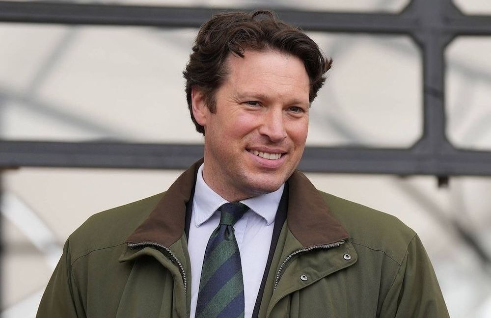 Charles III : Johnny Thompson, son séduisant écuyer, annonce ses fiançailles