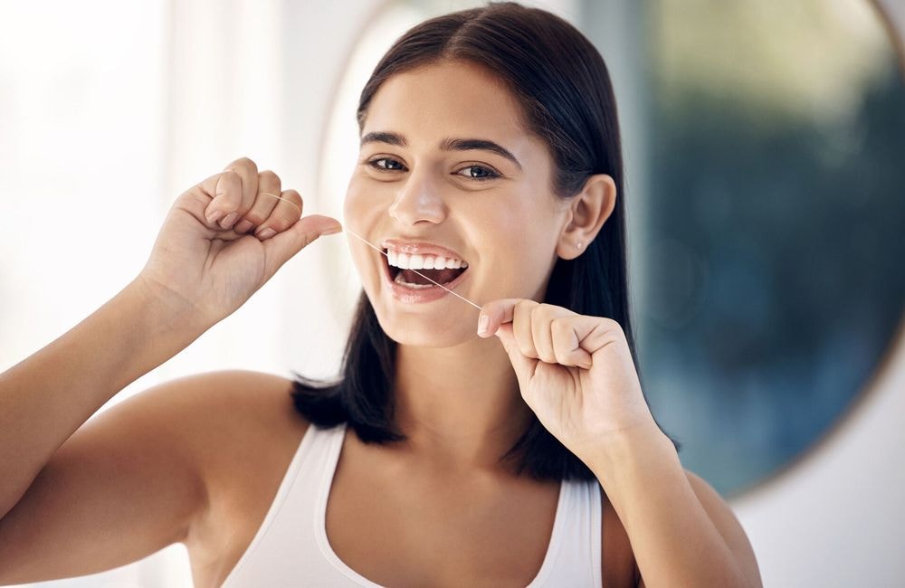 Blanchiment dentaire : ces tendances virales sur les réseaux sociaux à proscrire selon les dentistes