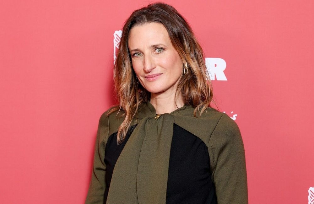 Camille Cottin adopte la grande tendance jean habillé au dîner des nommés aux César