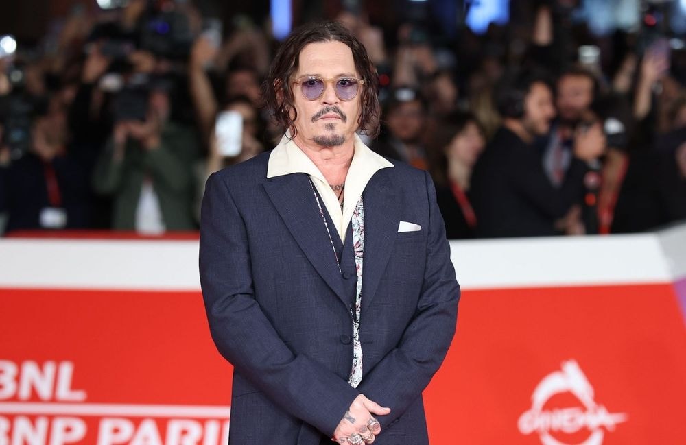 Johnny Depp récompensé à Rome : l’acteur remercie ses fans pour leur soutien infaillible