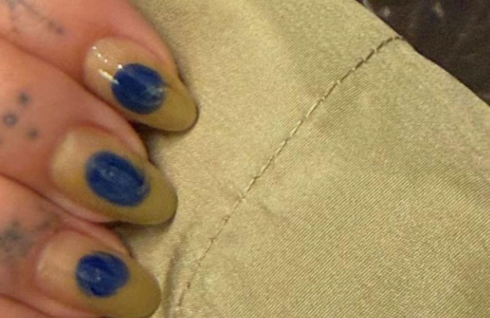 Cette manucure, repérée sur les mains d’Hailey Bieber, est ultra-facile à reproduire