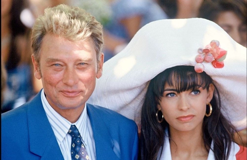 « Il faut survivre » : Adeline Blondieau sans fard sur son mariage avec Johnny Hallyday