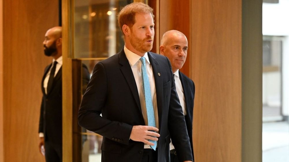 "Des coups de poing échangés" : Harry sort du silence face aux rumeurs d'altercation avec Andrew