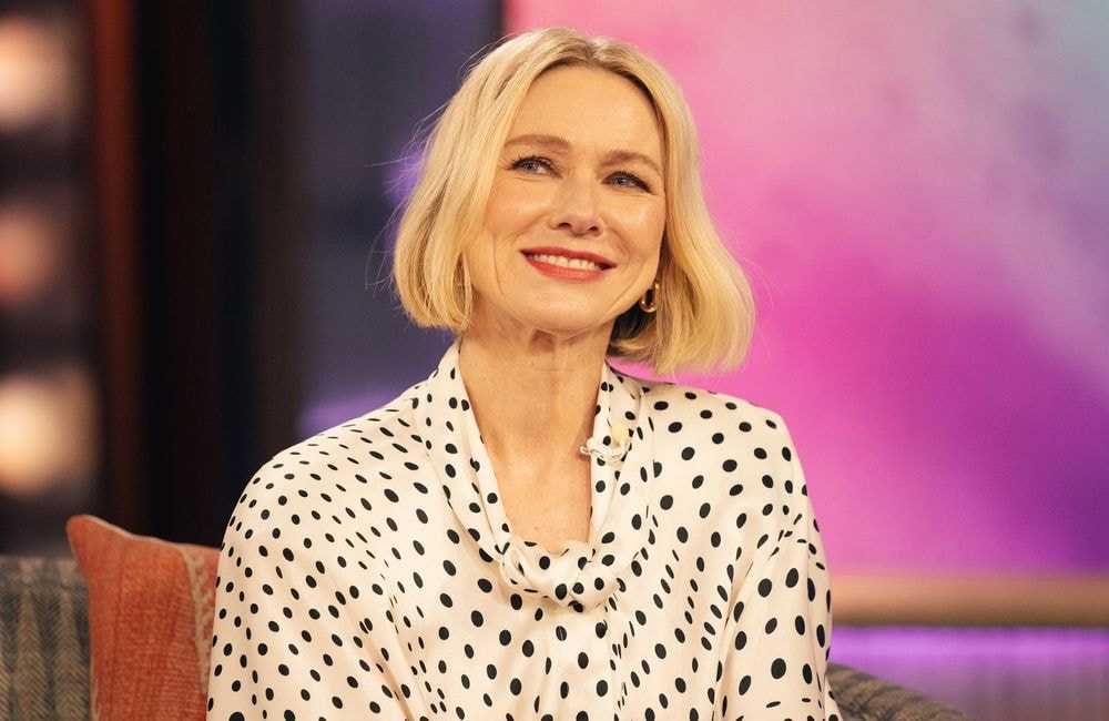 « Je ne veux pas me battre pour paraître 25 ans » : Naomi Watts, 50 ans, explique pourquoi elle choisit de vieillir sans chirurgie