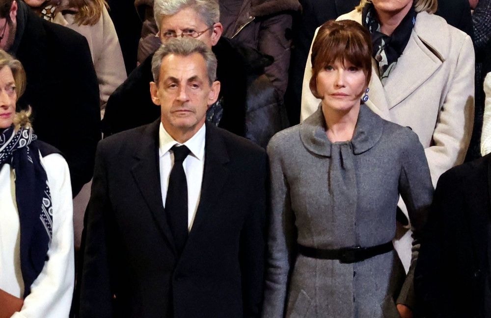 Carla Bruni incarne l’élégance à la française lors de la réouverture de notre Notre-Dame de Paris