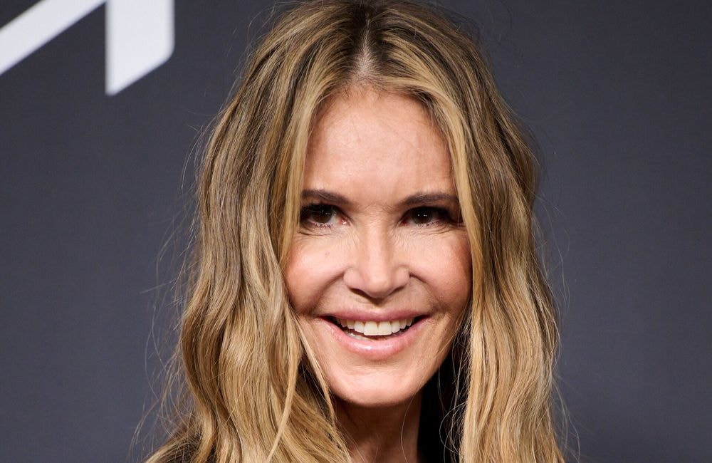 À 62 ans, Elle Macpherson prend la pose en sous-vêtements et affole la Toile