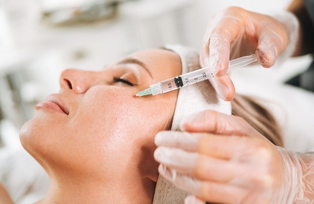 « Jelly Roll Botox » : quel est ce traitement qui promet un contour des yeux plus lisse ?